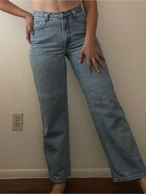 Classic High-Rise Straight Leg Jeans - Light Blue